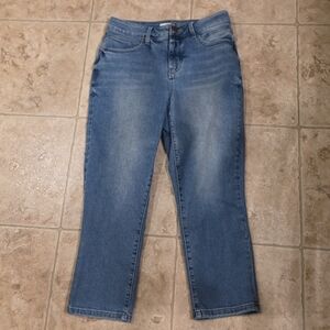 Maurices m jeans EVERFLEX Size 6 Original Fit High Rise Crop Jeans
